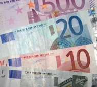 Travelling Abroad? North Devon Financial Advisor Offers Some Top Tips To Save You Money