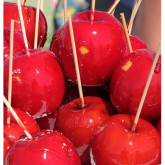 Make your own toffee apple treats in Bromley this Halloween!