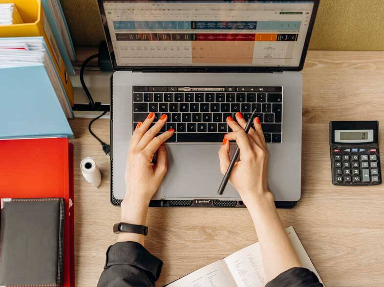 6903716bfb70e73a15574083