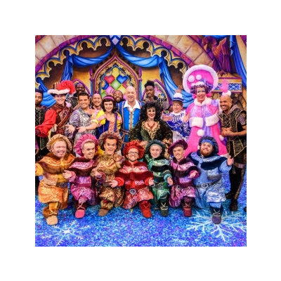 FIRST LOOK! CAST OF SNOW WHITE AND THE SEVEN DWARFS ON STAGE IN COSTUME ...