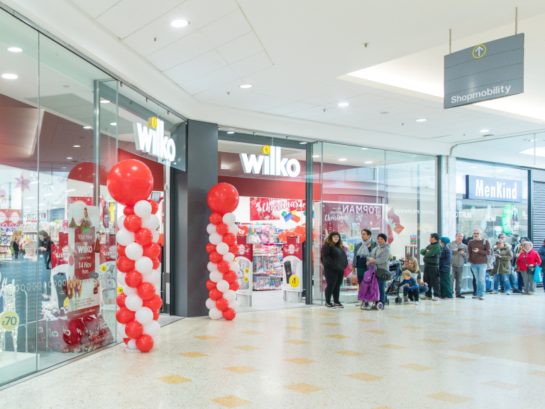 170 People join queue for new Wilko store opening in Eastbourne