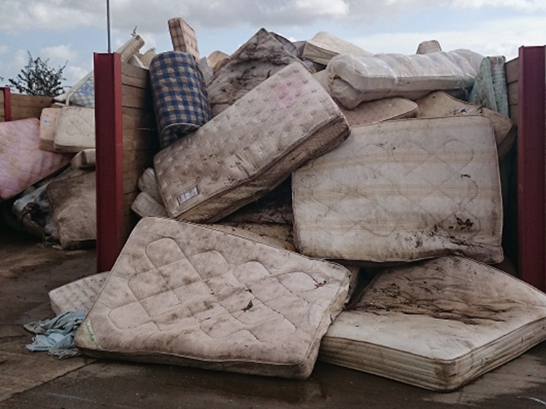 dispose of old bed mattress