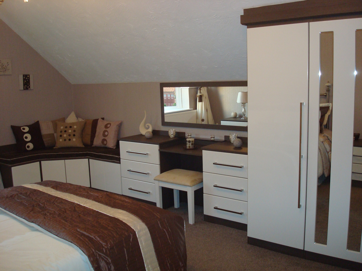 Why Choose Fitted Wardrobes Over FreeStanding Furniture, By Phase Two Bedroom Design