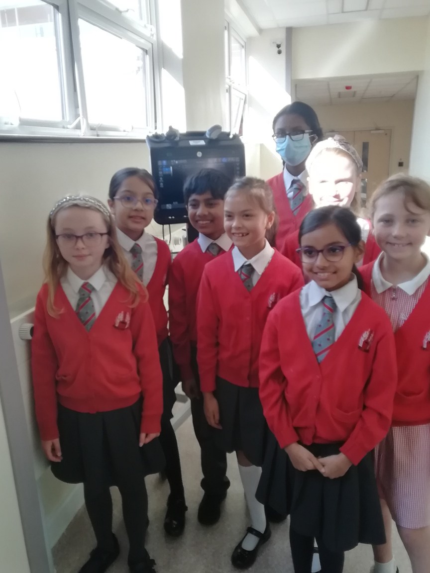 future-mums-bless-fund-raising-ewellgrovechildren-as-they-raise