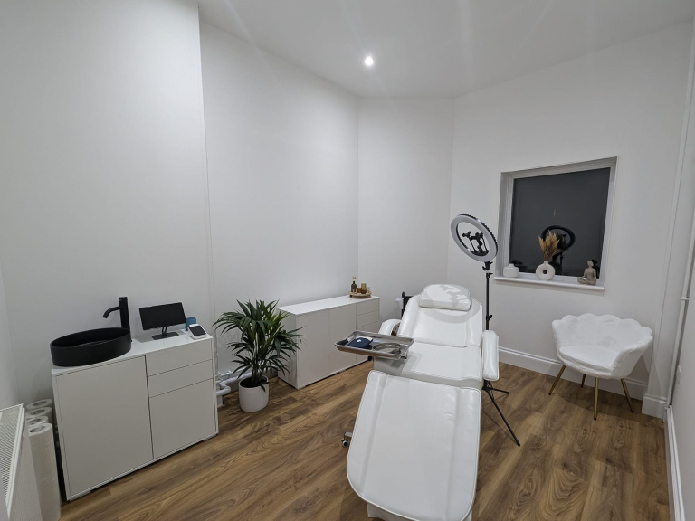 Why Cara Marie Gave Away a Carbon Facial