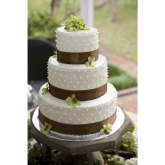 Do you need a wedding cake on a budget? 