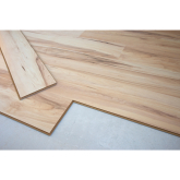 Laminate vs Hardwood flooring