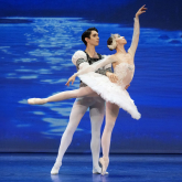 A Homecoming in Grand Style - Review by Susan Vickers 