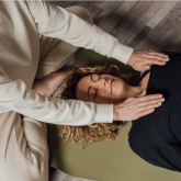 How Reiki Supports Relaxation and Better Sleep in Warmer Weather
