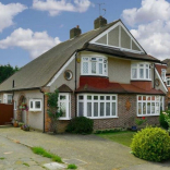 Property of the Week – Three Bedroom Semi Detached House –Bradstock Road - #Stoneleigh #Surrey @PersonalAgentUK