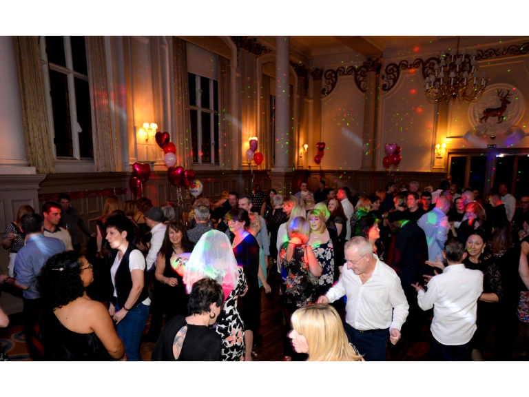 BILLERICAY 35s to 60s Plus Party for Singles & Couples - Friday 23rd September