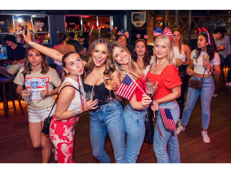 July 4 Bar Crawl London