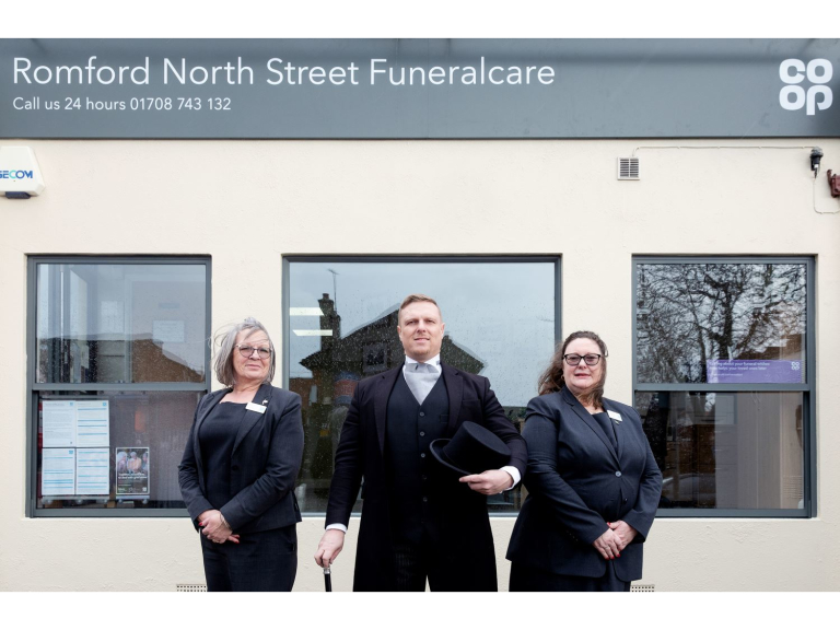 Communi-tea spirit: Romford funeral home hosts fundraising coffee morning 