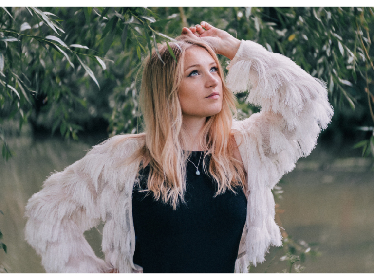 Live Music: Dolly Mavis | Laura Beckwith