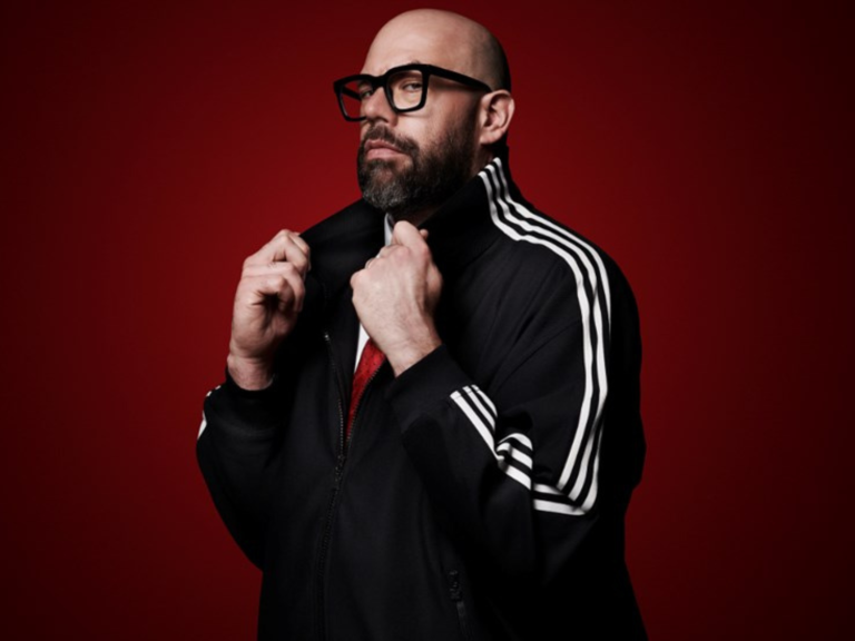 TOM DAVIS: SPUDGUN - Westlands Entertainment Venue