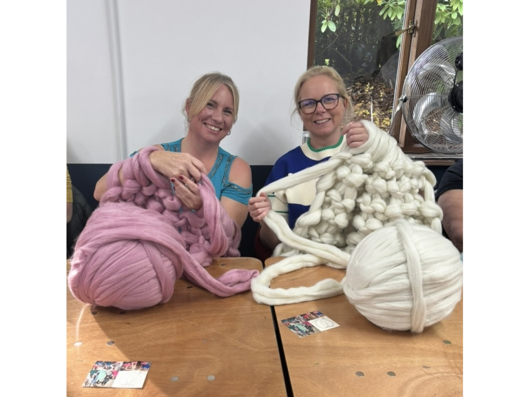 Arm Knitting Blanket Workshops 
