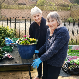 Bloomin’ lovely! East Grinstead care home invites local community to garden