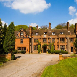 Dress to impress – Oxfordshire care home to hold fashion show