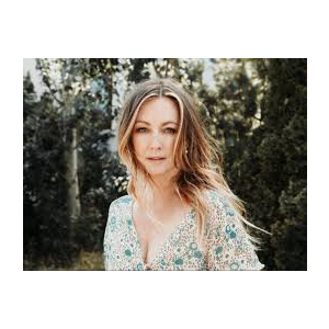 Tara MacLean