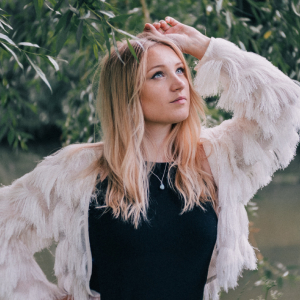 Live Music: Dolly Mavis | Laura Beckwith