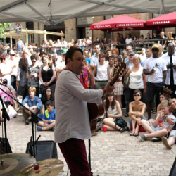 Live music at Leopold Square: Dizzy Club and Chris Jolly Group