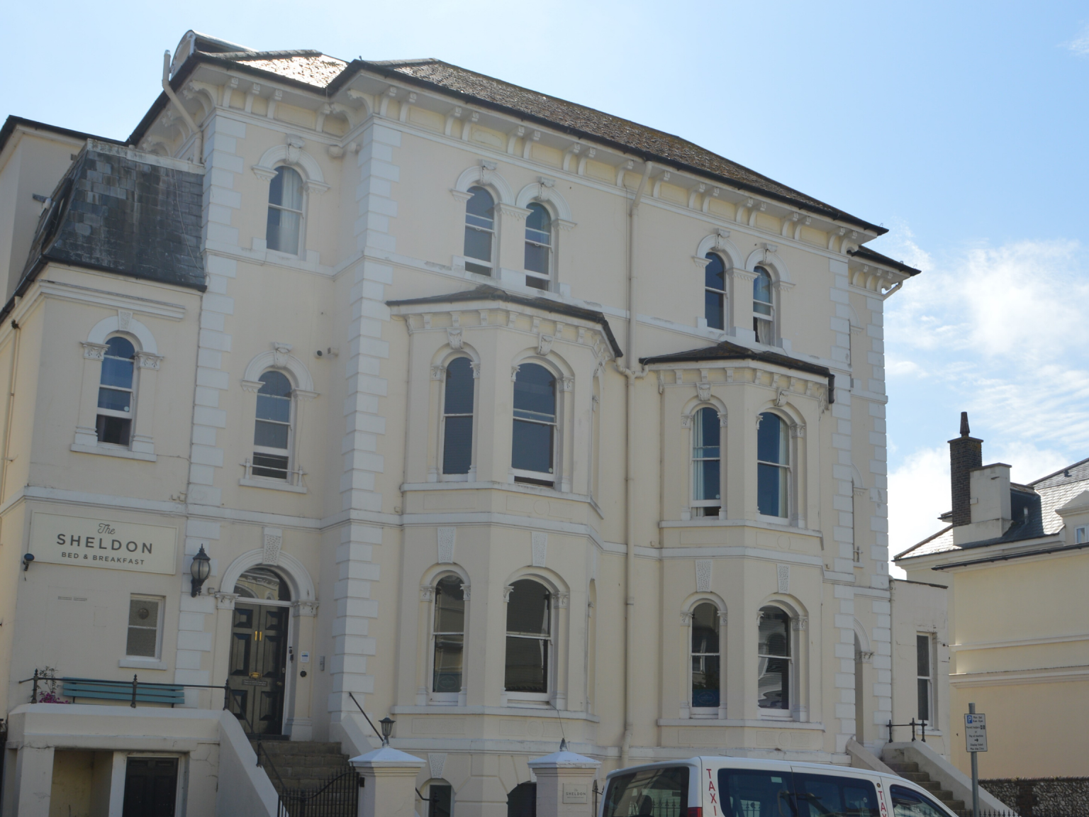 The Sheldon B&B FREE onsite parking near Eastbourne seafront