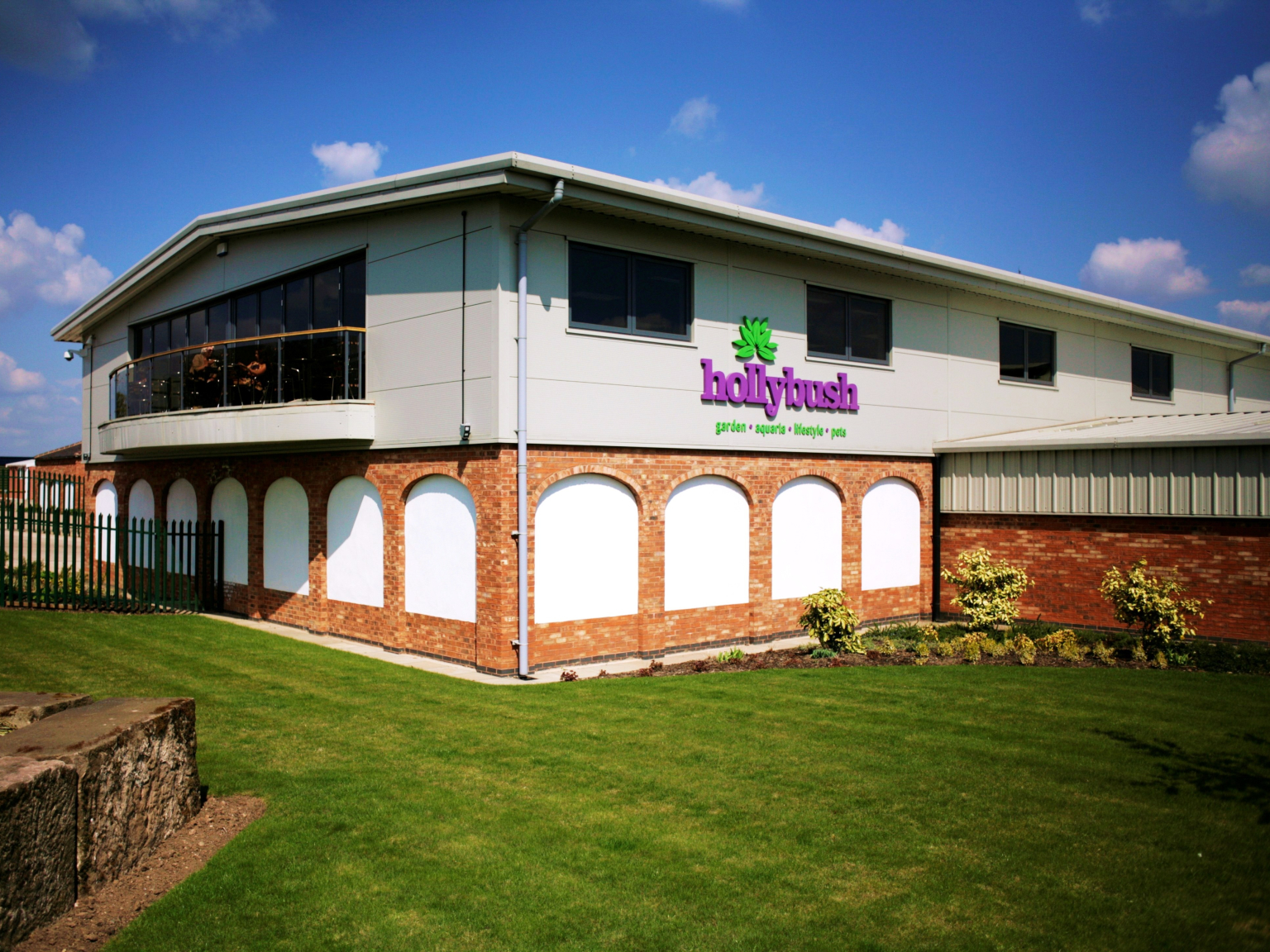 Hollybush Garden Centre and Aquaria Cannock