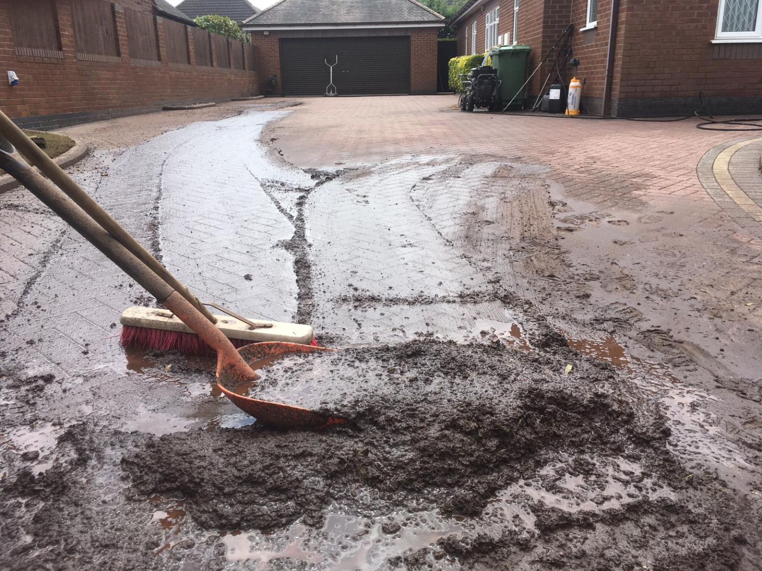 Lichfield Drive and Patio Cleaning Trusted Driveway Cleaners in Lichfield