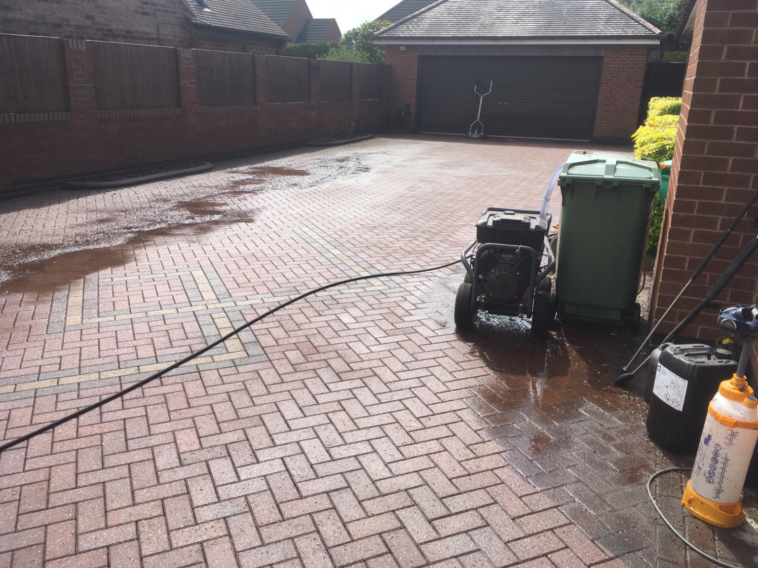 Lichfield Drive and Patio Cleaning Trusted Driveway Cleaners in Lichfield