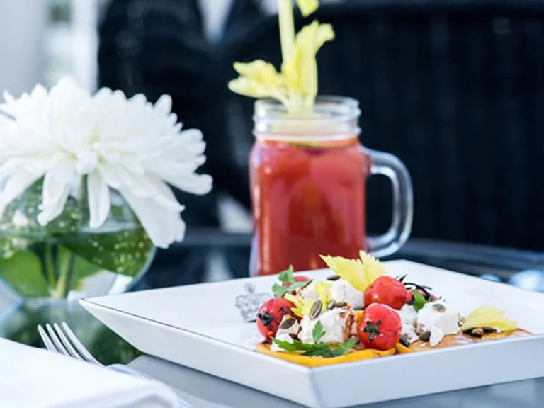Crown Club classic cocktails and chef's bites