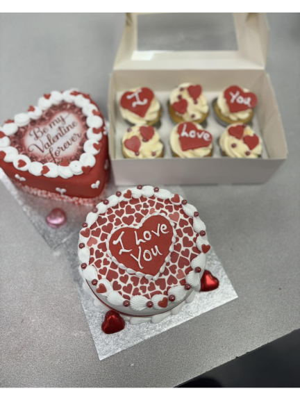 Valentine's Cakes at Fletchers Cake Studio ❤️❤️