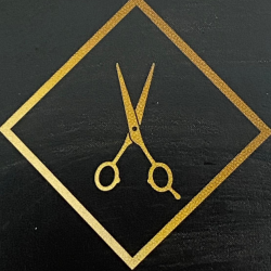 🎄 Late Night Appointments at Scizzor Act! 🎄