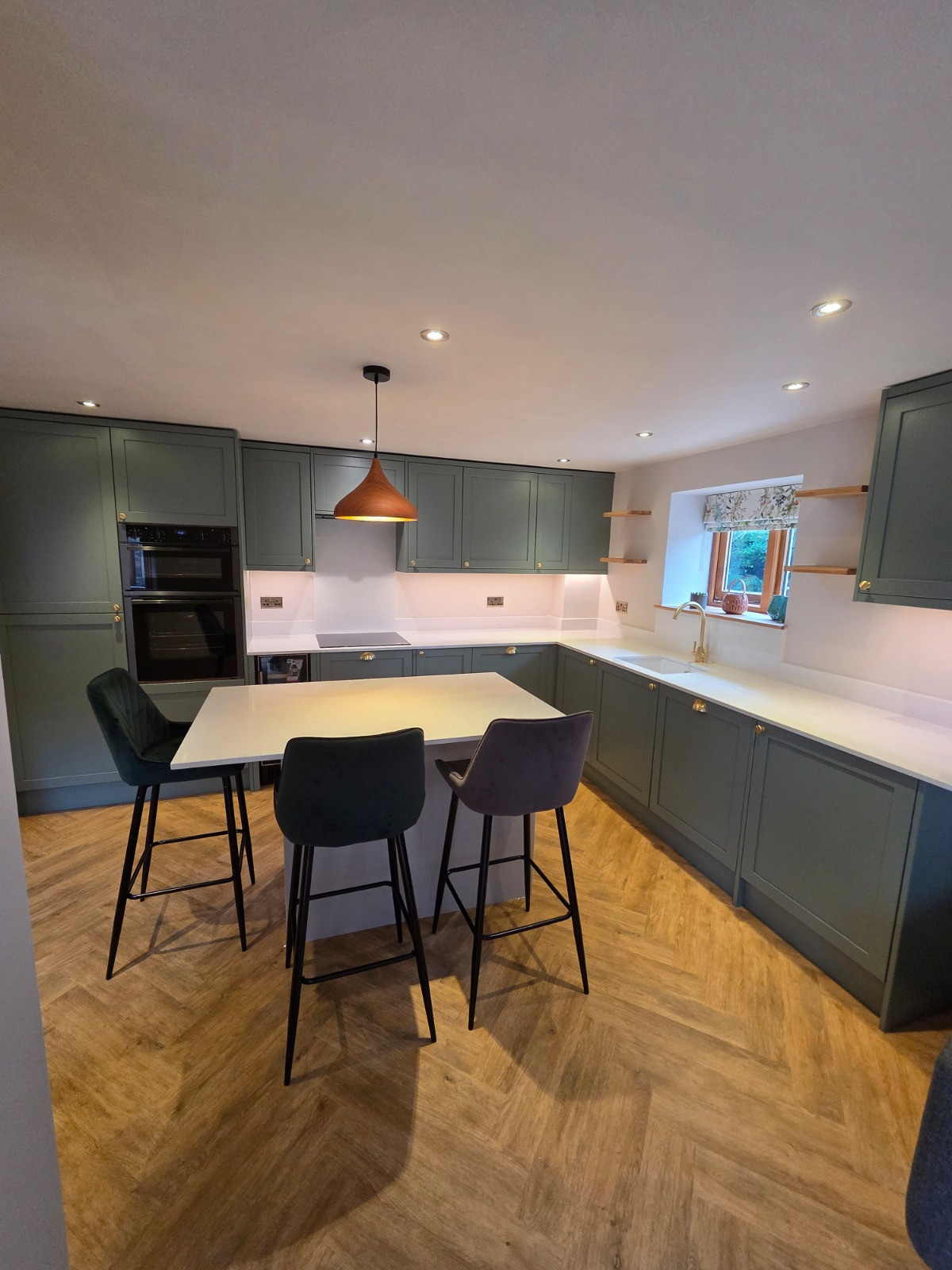 695cdd580a6f6c2c2d41c0ee